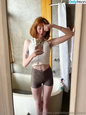 kittynippyhippie / littlenippyhippie nude photo #0058