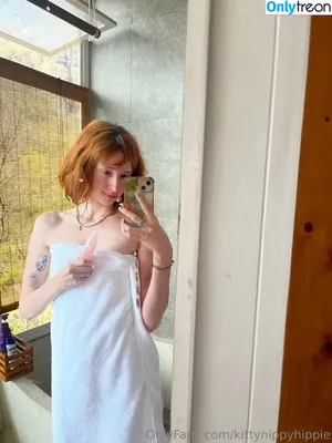 kittynippyhippie / littlenippyhippie nude photo #0064