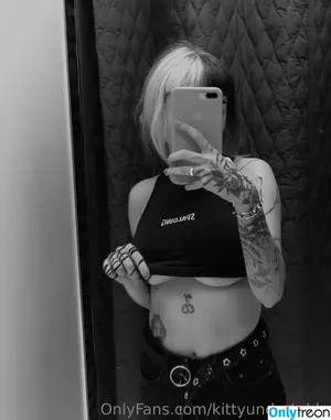 kittyundertable / sue.chan nude photo #0002