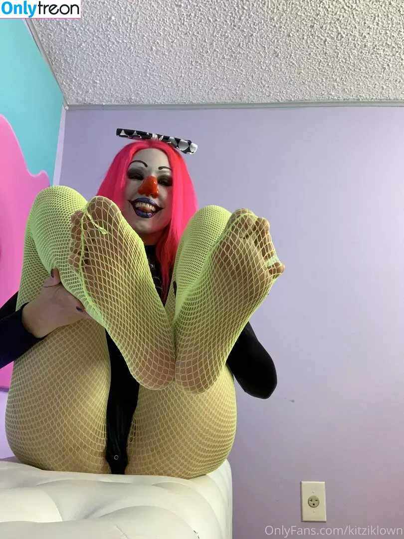 kitziklown nude photo #0039 (kitziklown)