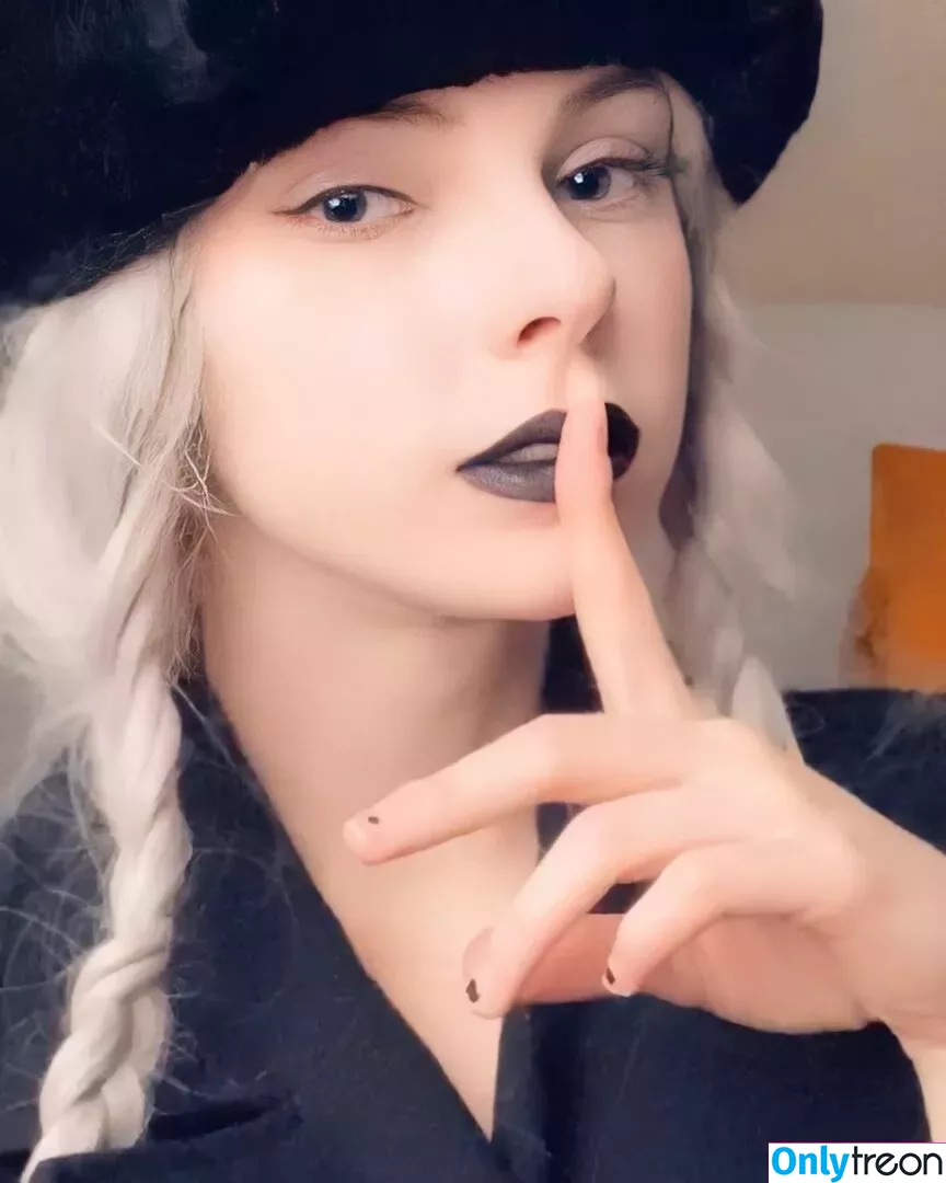 kkatyonak nude photo #0030 (kkatyonak)