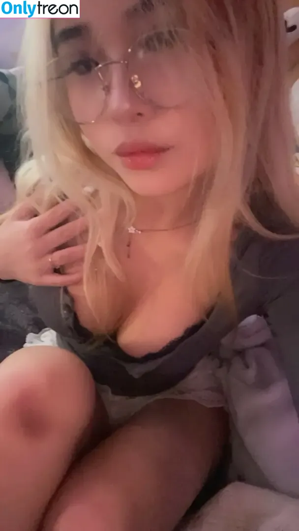 kkellyhsu nude photo #0101 (kkellyhsu)
