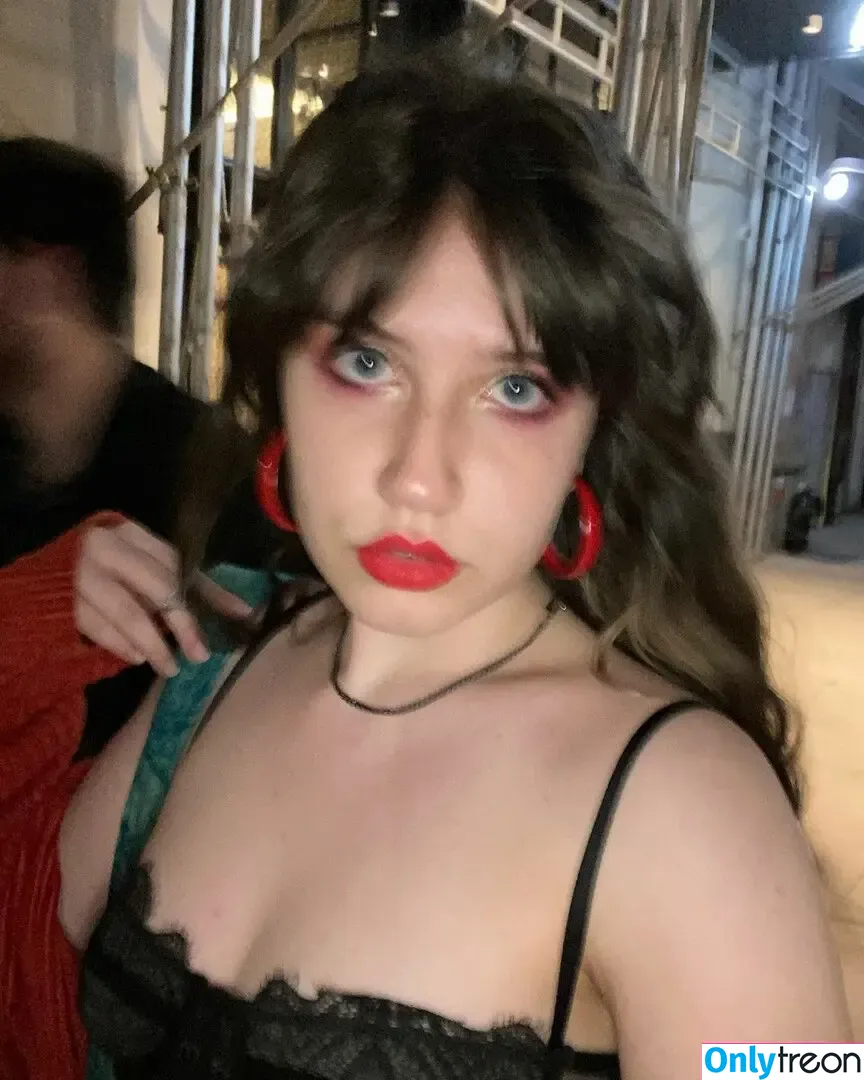 Klara Keeley голая photo #0003 (klarakeeley)