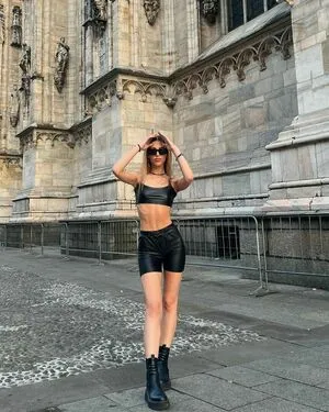 Klea Brahimi / klea_bra фото голая #0046