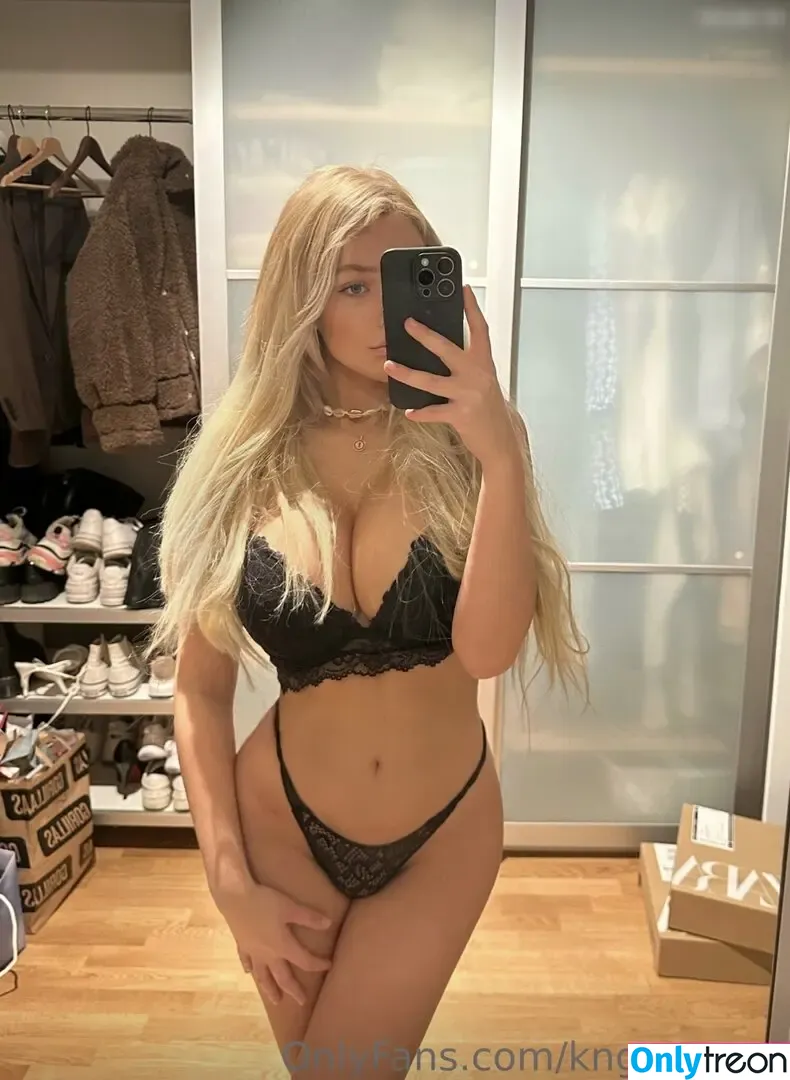 kngemmae nude photo #0006 (kngemmae)