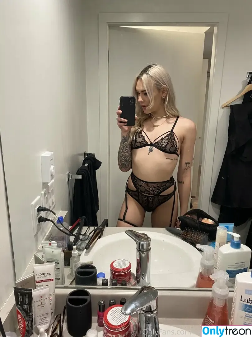 knifegrlfriend nude photo #0070 (knifegrlfriend)