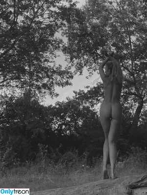 kolirneba / cortnebonilla nude photo #0058