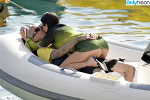 Kourtney Kardashian / kourtney_kardashian / kourtneykardash nude photo #1186
