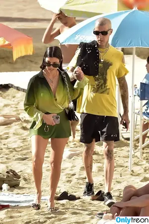 Kourtney Kardashian / kourtney_kardashian / kourtneykardash nude photo #1190
