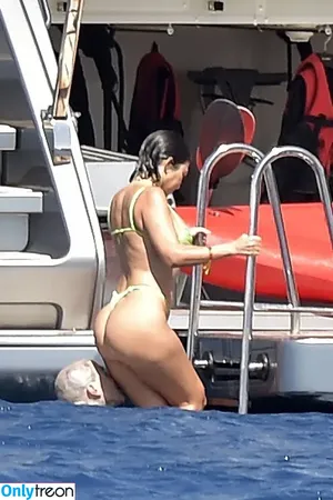 Kourtney Kardashian / kourtney_kardashian / kourtneykardash nude photo #1191