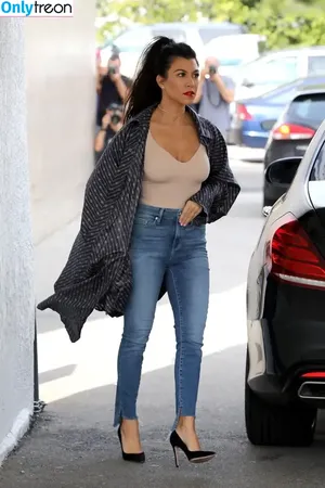 Kourtney Kardashian / kourtney_kardashian / kourtneykardash nude photo #1234