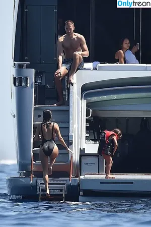 Kourtney Kardashian / kourtney_kardashian / kourtneykardash nude photo #1346