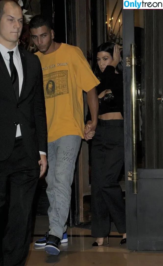 Kourtney Kardashian nude photo #1355 (kourtney_kardashian / kourtneykardash)