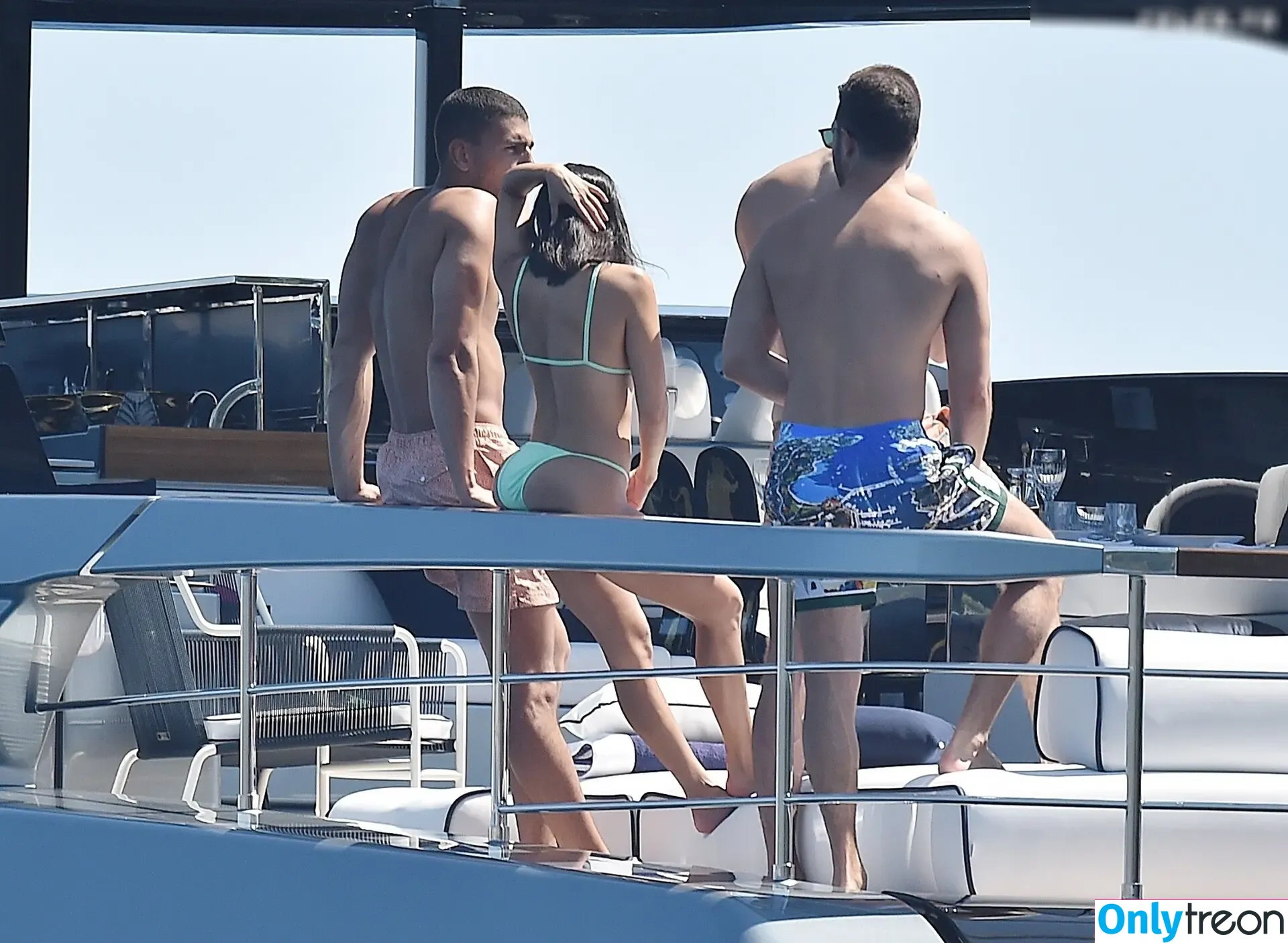 Kourtney Kardashian nude photo #1357 (kourtney_kardashian / kourtneykardash)