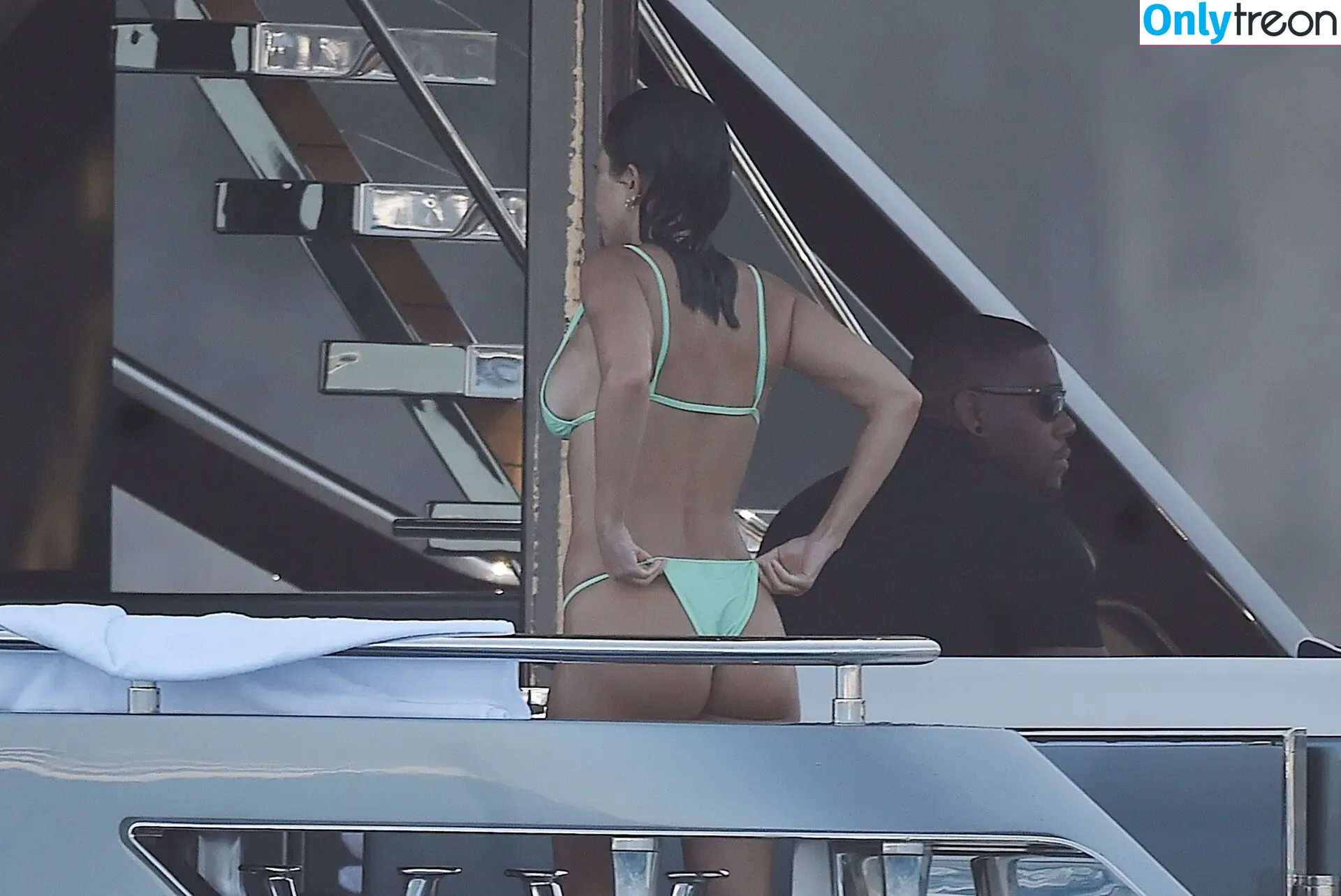 Kourtney Kardashian nude photo #1364 (kourtney_kardashian / kourtneykardash)