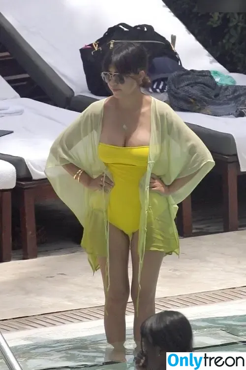 Kourtney Kardashian nude photo #1394 (kourtney_kardashian / kourtneykardash)