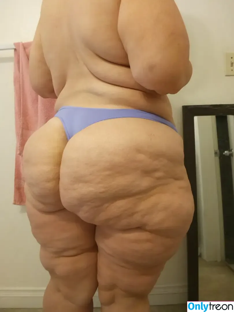 kourtneycakes nude photo #0249 (kourtneys_cakes)