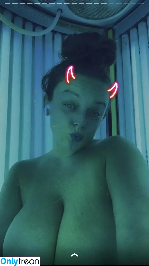 Kreislerachel nude photo #0004 (Rachelkreisle / raychelemoira)