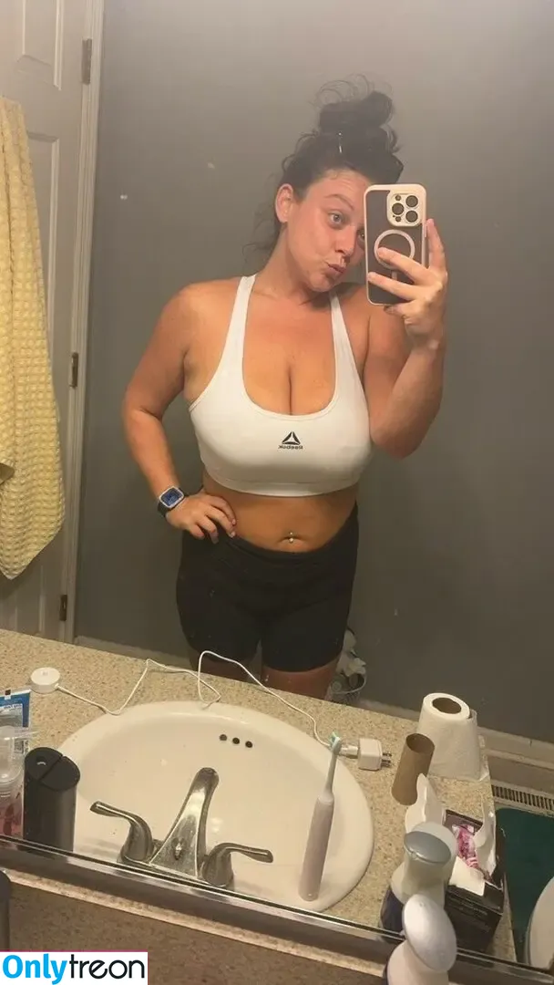 Kreislerachel nude photo #0008 (Rachelkreisle / raychelemoira)