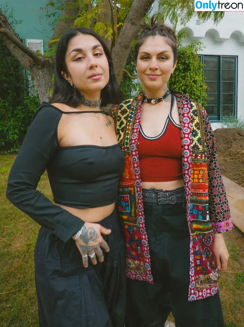 Krewella голая photo #0023 (Yasmine Yousaf & Jahan Yousaf / krewellajahan)