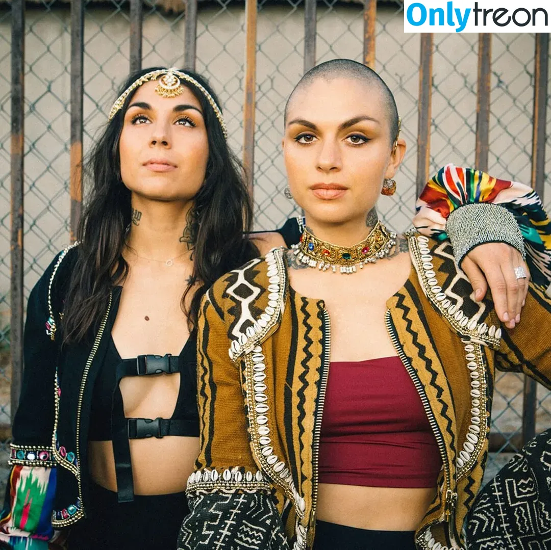 Krewella голая photo #0029 (Yasmine Yousaf & Jahan Yousaf / krewellajahan)