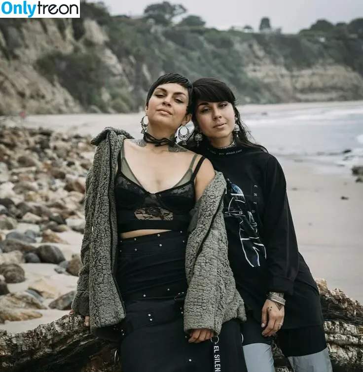 Krewella голая photo #0089 (Yasmine Yousaf & Jahan Yousaf / krewellajahan)