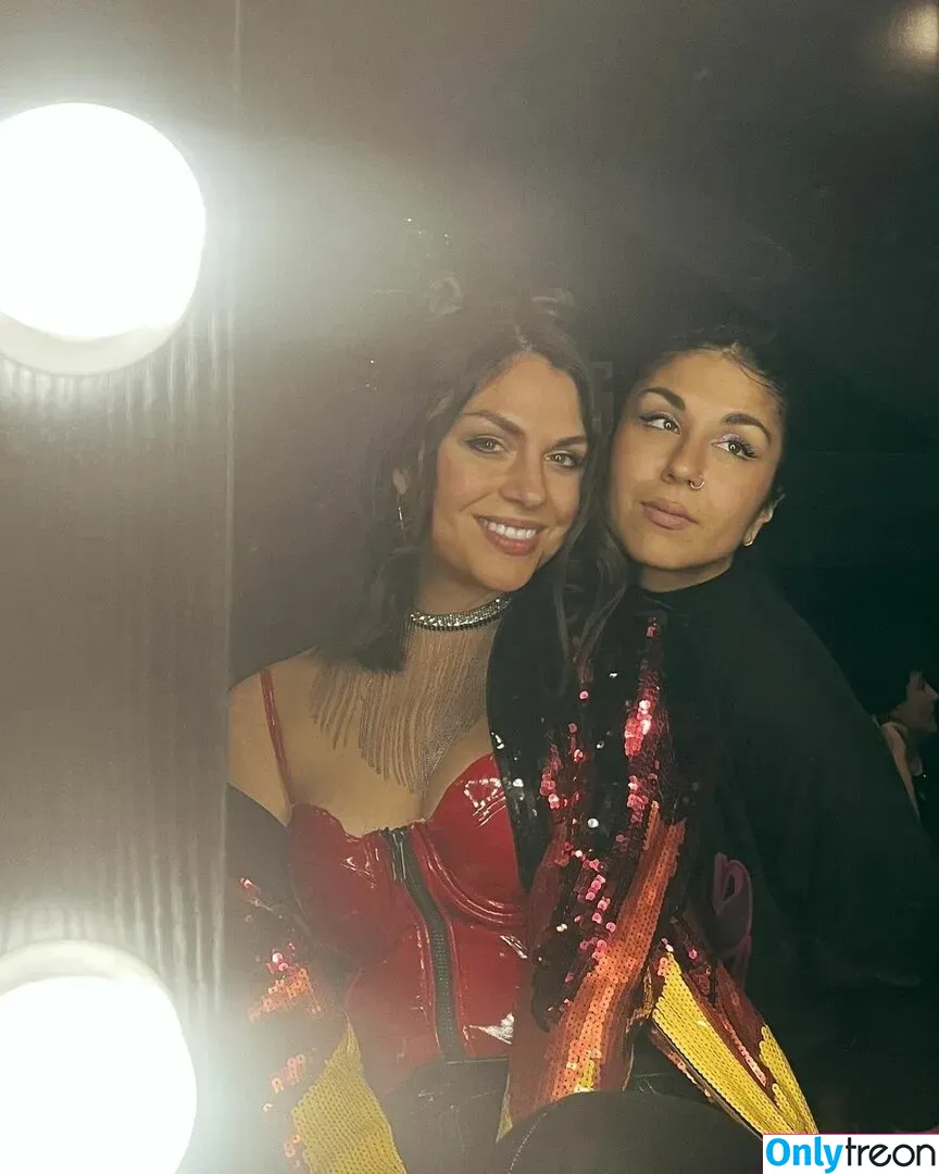 Krewella голая photo #0098 (Yasmine Yousaf & Jahan Yousaf / krewellajahan)