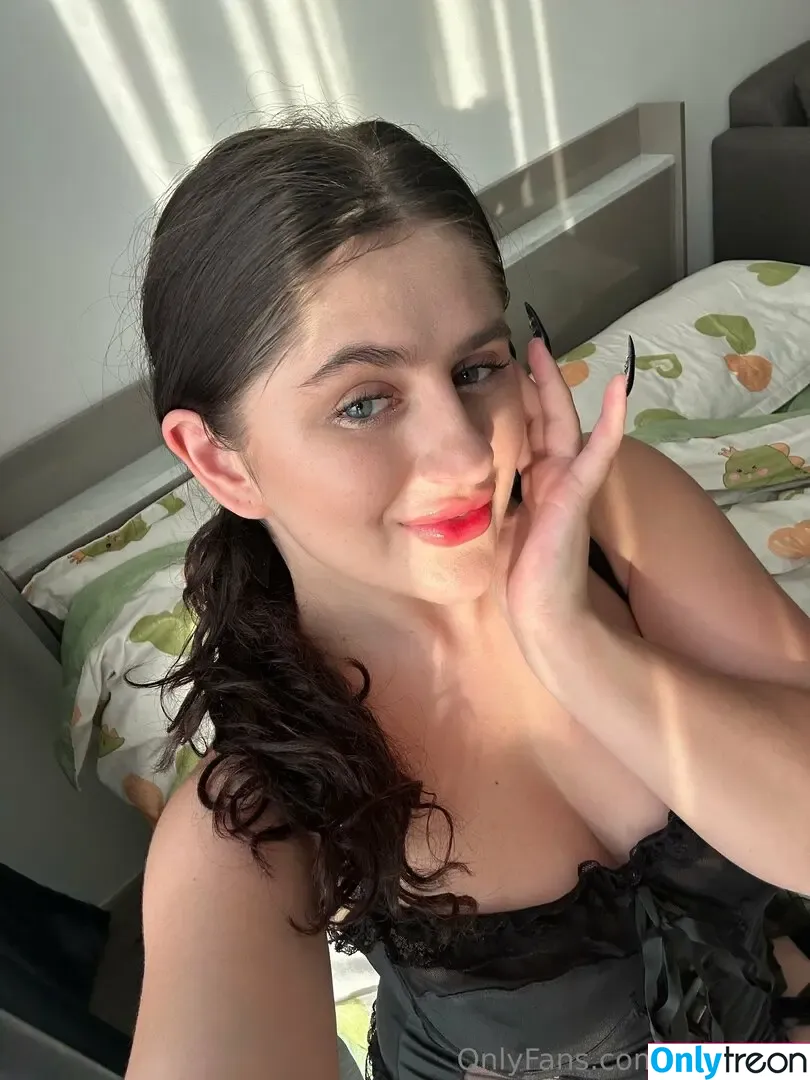 kris_juicy nude photo #0038 (kristijuicy)