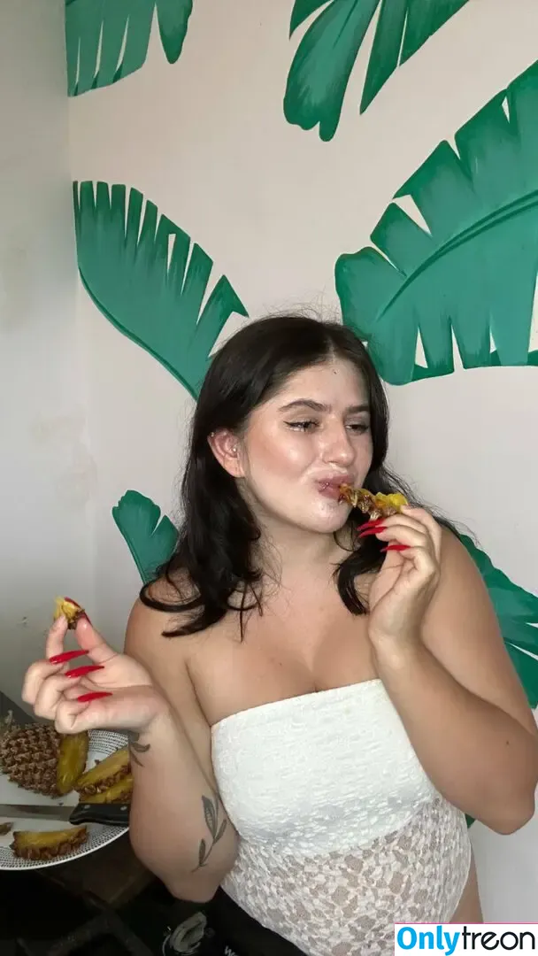 kris_juicy nude photo #0051 (kristijuicy)