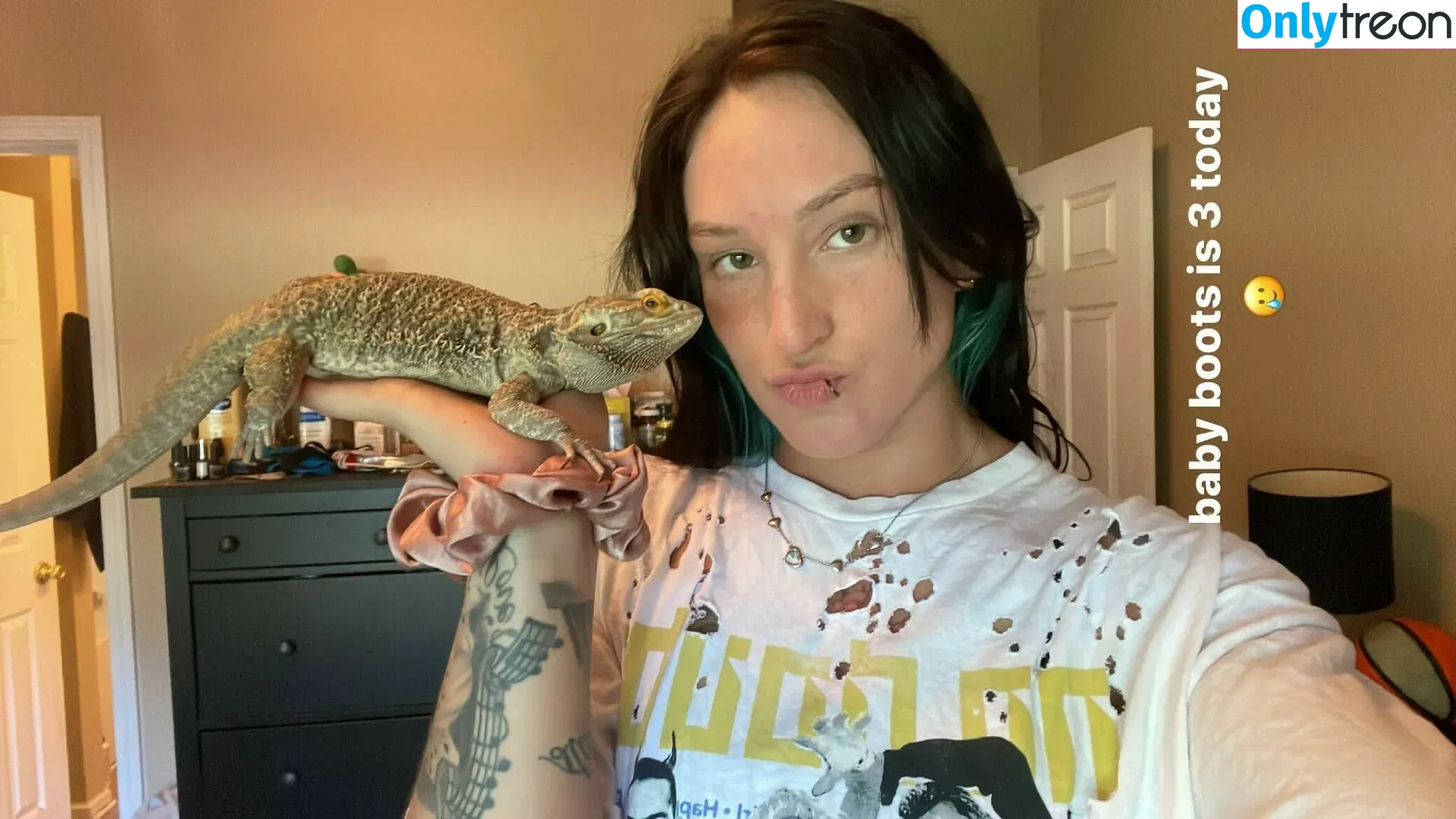 Kris Statlander nude photo #0076 (callmekrisstat)