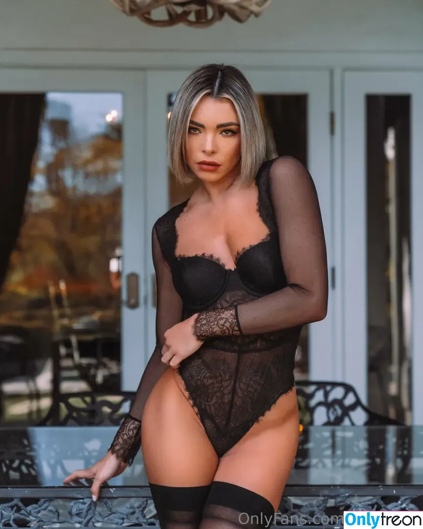krisondra nude photo #0005 (Krisondra Daigenault / Skittlesmcnuggs / The Krisondra)