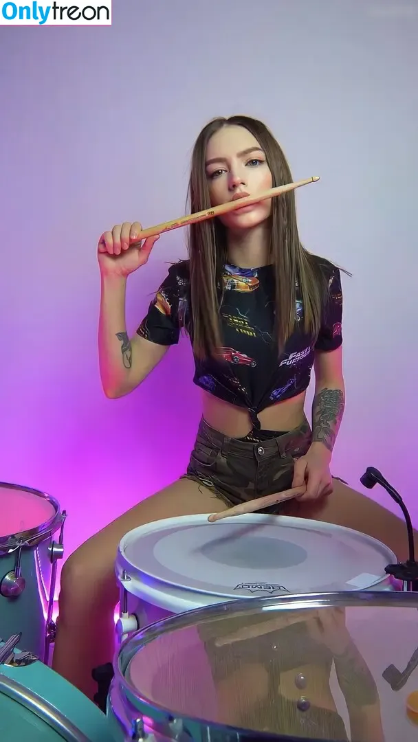 Kriss Drummer nude photo #0026 (Kristina Rybalchenko / kriss_drummer)