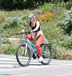 Kristen Bell / WWYTWrestling / kristenanniebell nude photo #1024