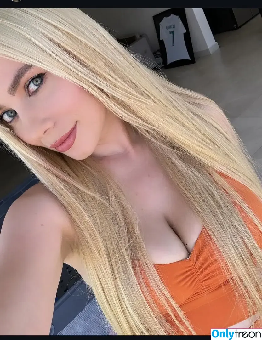 Kristen Medina nude photo #0004 (Kristennmedina)