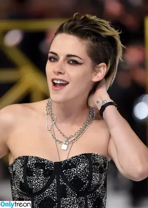 Kristen Stewart / kristenstewart / kristenstewartx nude photo #1775