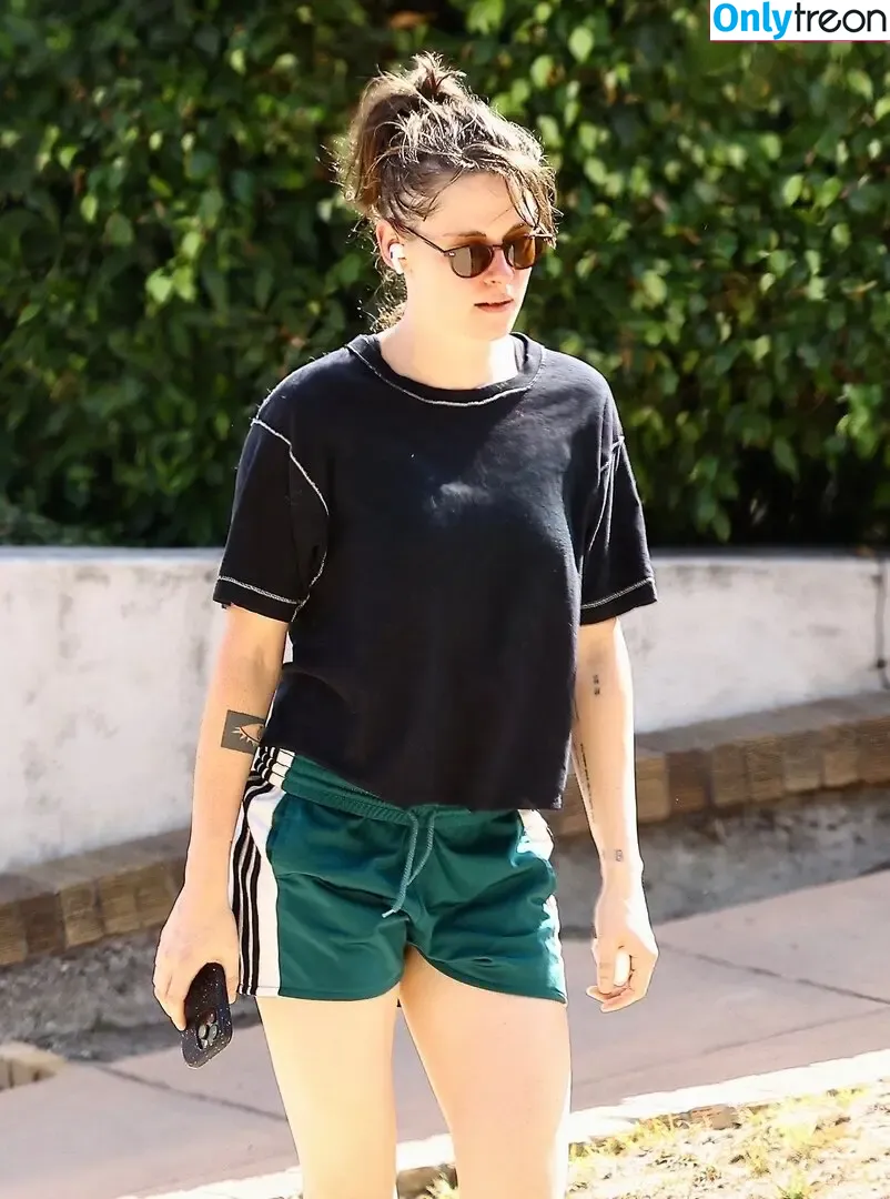 Kristen Stewart nude photo #1810 (kristenstewart / kristenstewartx)