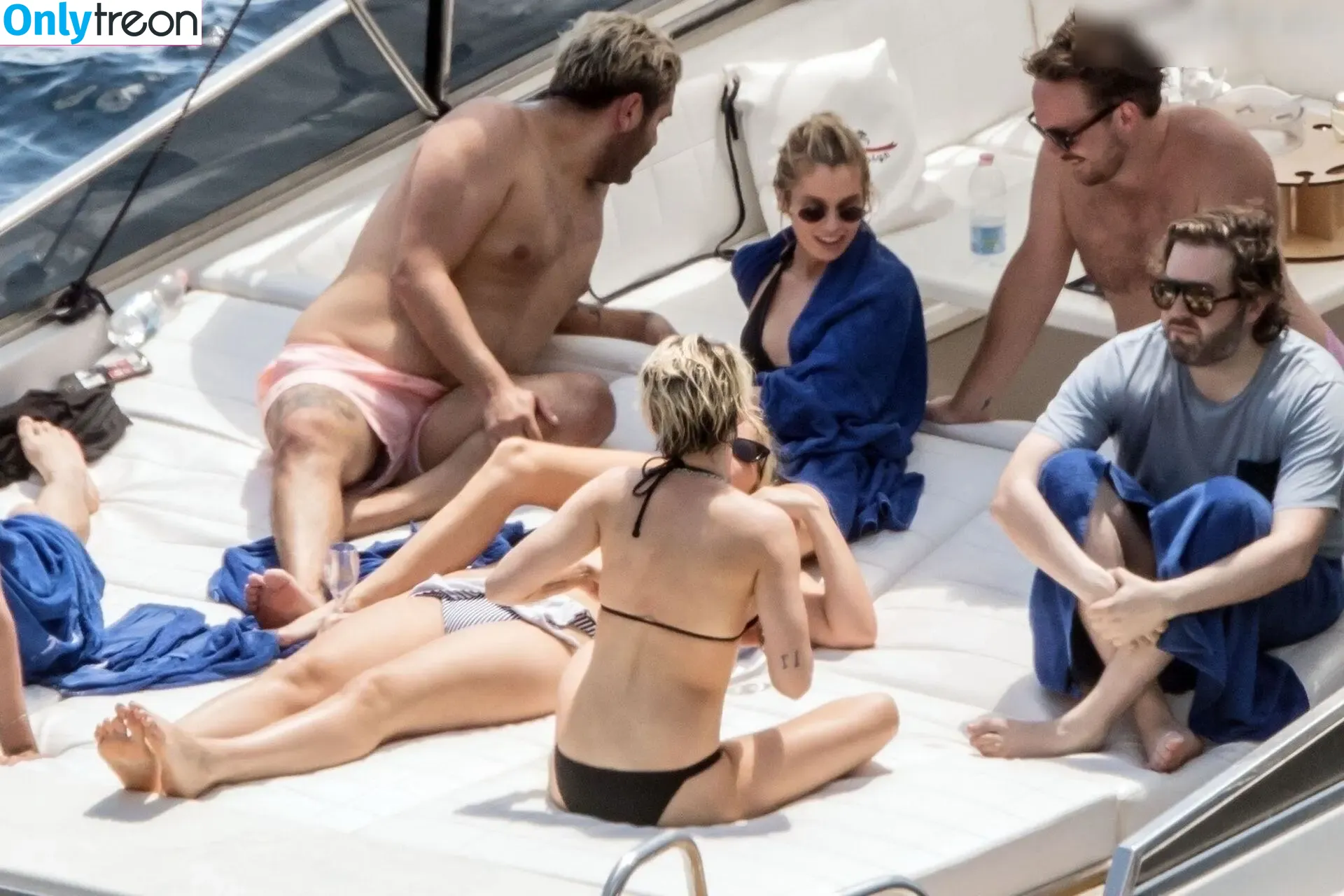 Kristen Stewart nude photo #1822 (kristenstewart / kristenstewartx)