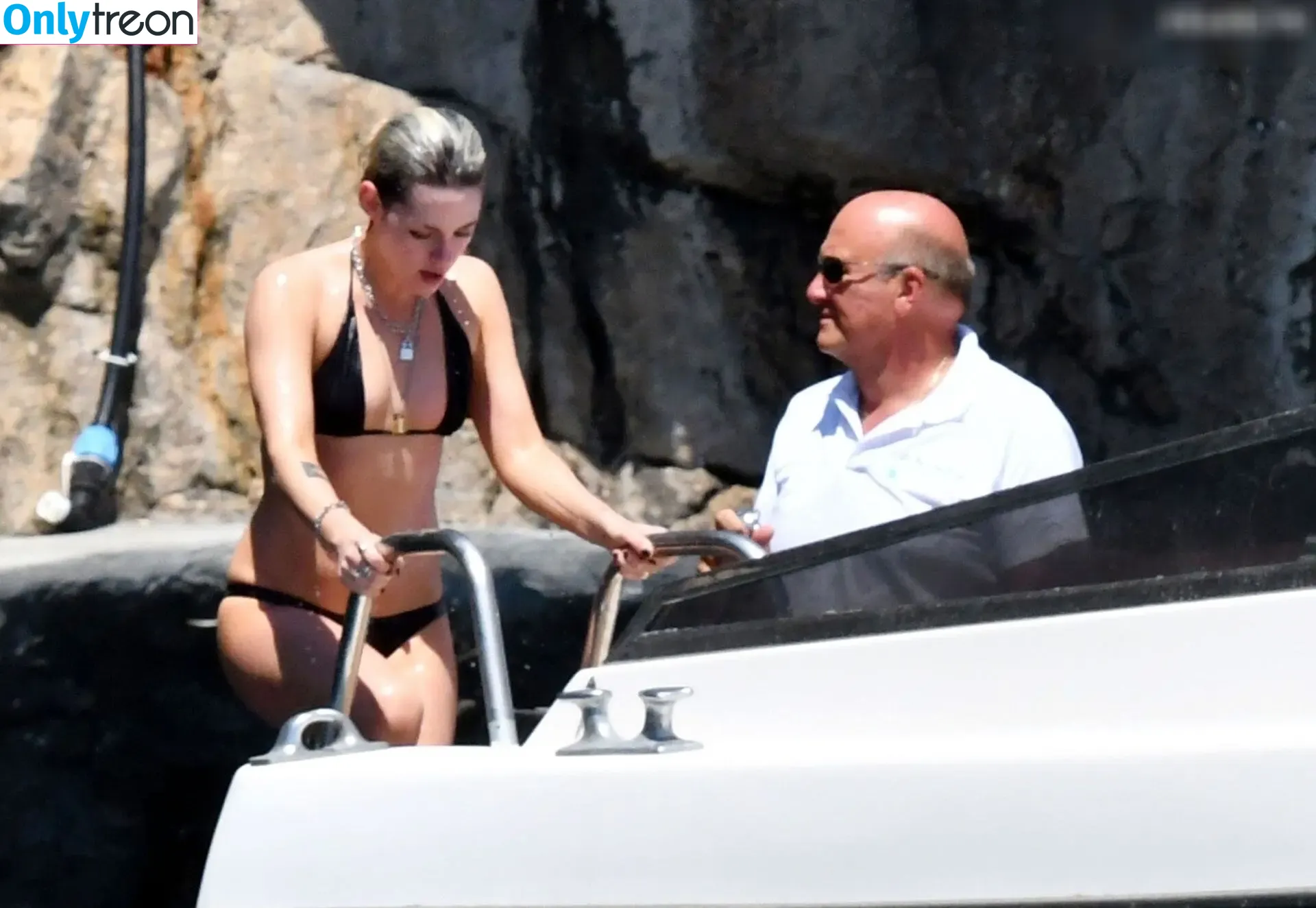 Kristen Stewart nude photo #1825 (kristenstewart / kristenstewartx)