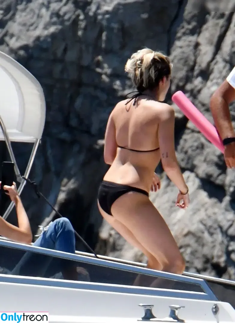 Kristen Stewart nude photo #1829 (kristenstewart / kristenstewartx)