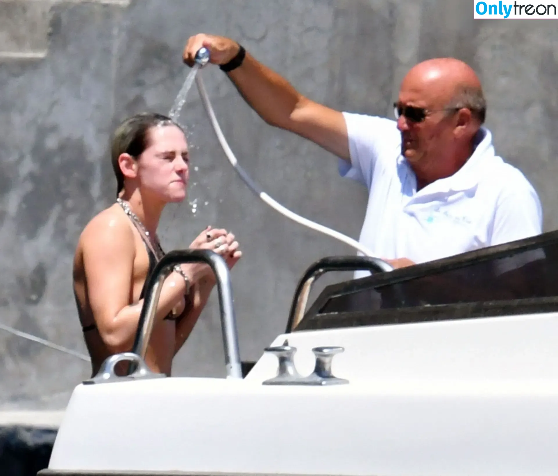 Kristen Stewart nude photo #1833 (kristenstewart / kristenstewartx)
