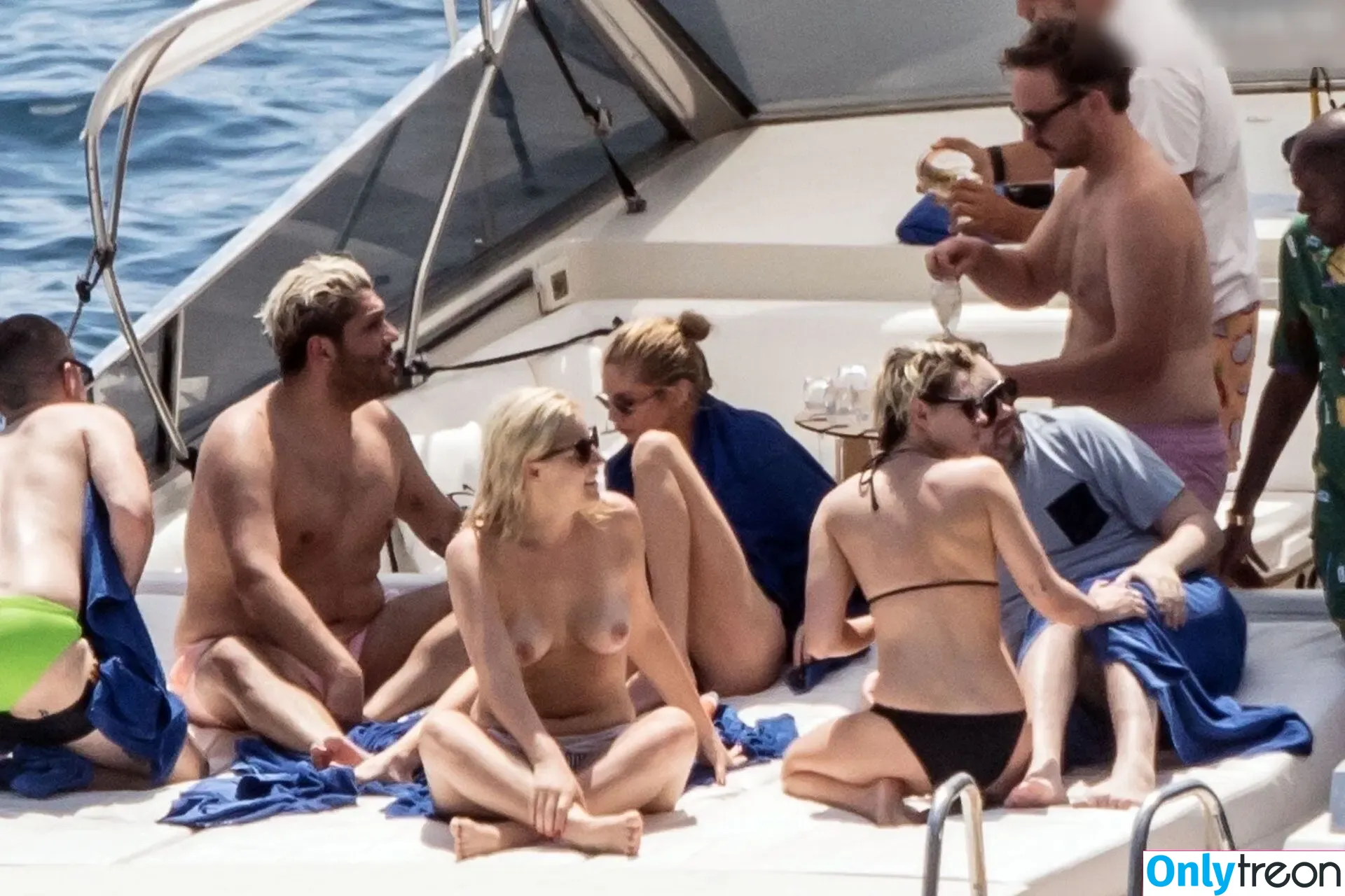 Kristen Stewart nude photo #1834 (kristenstewart / kristenstewartx)