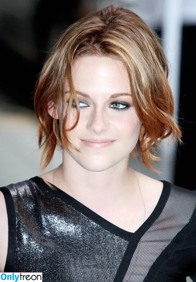 Kristen Stewart nude photo #2102 (kristenstewart / kristenstewartx)