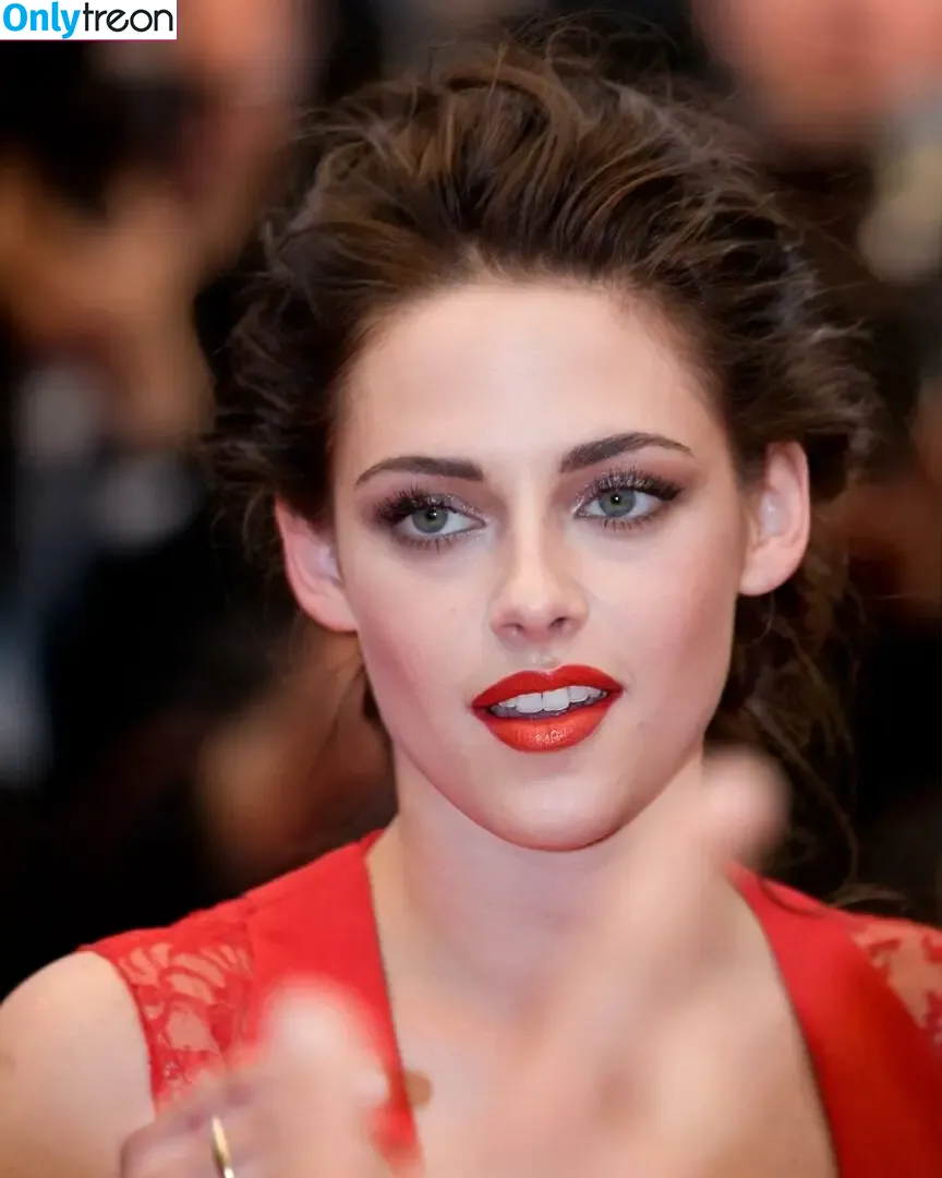 Kristen Stewart nude photo #2116 (kristenstewart / kristenstewartx)