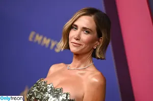 Kristen Wiig / kriztenwiig nude photo #0140