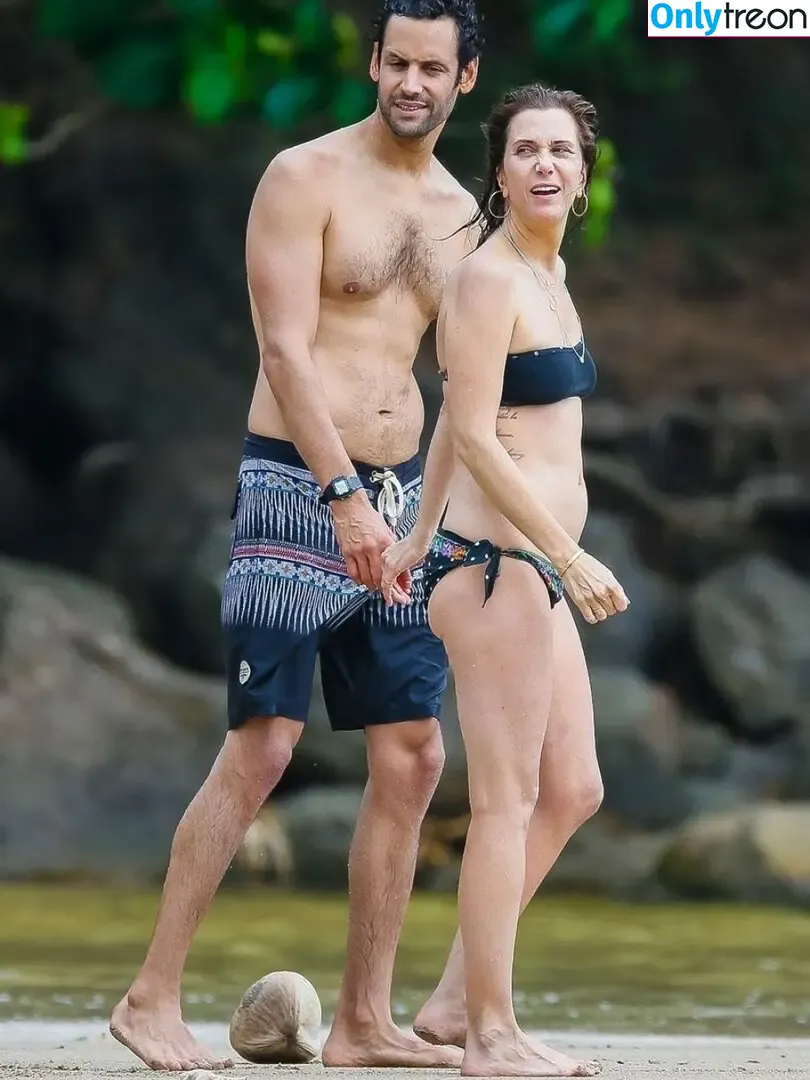 Kristen Wiig nude photo #0048 (kriztenwiig)