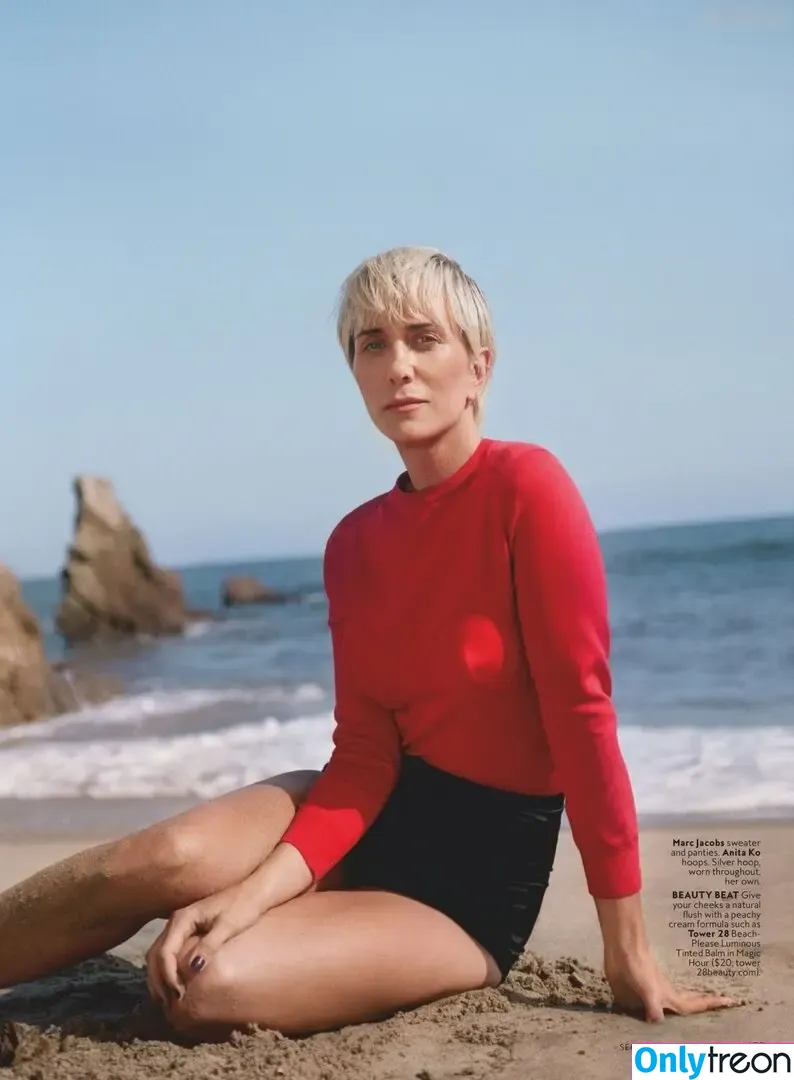 Kristen Wiig nude photo #0062 (kriztenwiig)