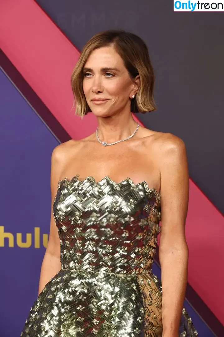 Kristen Wiig nude photo #0139 (kriztenwiig)