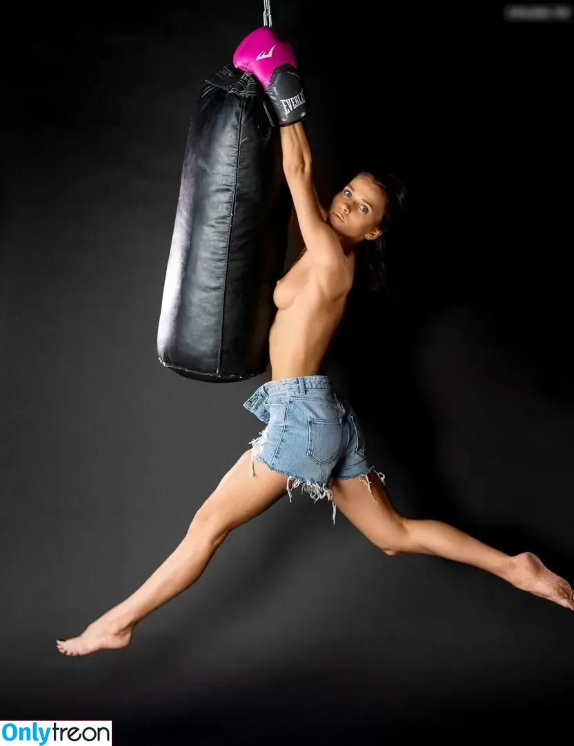 Kristina Makarova голая photo #0692 (Lifemakarova)