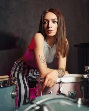 Kristina Rybalchenko / Kriss Drummer / kriss_drummer / user фото голая #0002