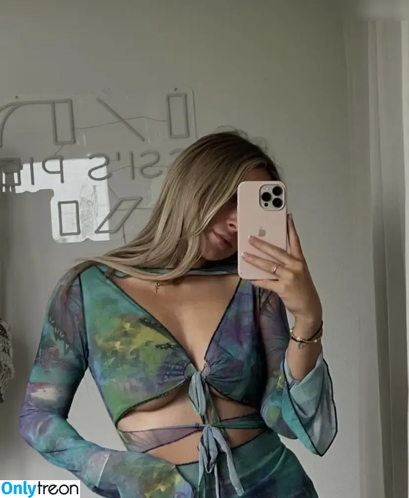 Kristinkbi nude photo #0012 (Kristinkbi)
